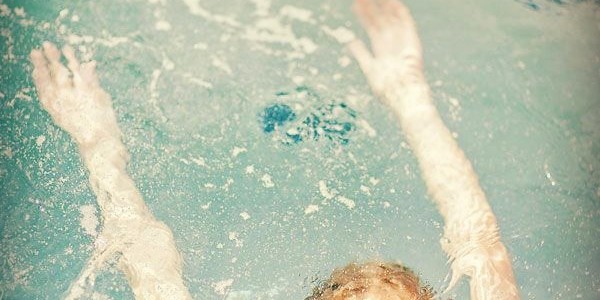 7 причин отдать ребёнка в бассейн